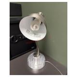 Desk lamp organizer