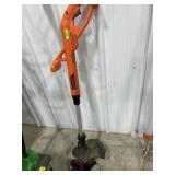 Black and Decker cordless weed eater w/ battery