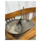 Coal bucket with shovel