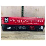 600 White Plastic Forks
