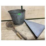 Galvanized Bucket, Triangular Pan, Strainer Tool