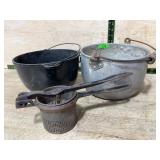 Cast Iron Pot, Aluminum Pot, Potato Ricer