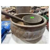 Large Cast Iron Kettle with Kreamer Ladle