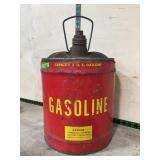 5 Gallon Red Metal Gasoline Can With Handle