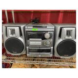 Aiwa CX-NA202 Stereo System with Speakers