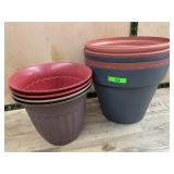 11 Assorted Size Plastic Flower Pots