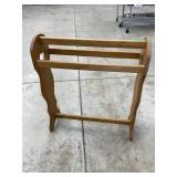 Wood Quilt Rack with Heart Cutout Sides