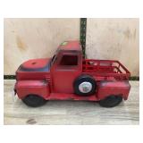 Red Metal Decorative Santa Truck Figurine