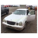 2001 MERCEDES BENZ E CLASS E320 4D SEDAN,