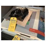 BROOKSTONE DIGITAL PICTURE SHOW WITH 8