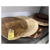 ASSORTED CUTTING BOARDS