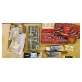 WHITE WINE GLASSES (2 ROWS)