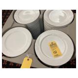 WHITE DINNER PLATES - 11