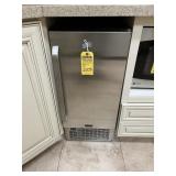 WHYNTER UNDER COUNTER ICE MAKER ***BUYER MUST SHUT