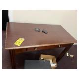 PIECES FURNITURE - 1- TABLE / 2- ROLLING CLIENT CH