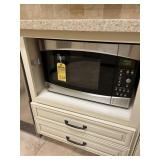 GE PROFILE COUNTER TOP MICROWAVE