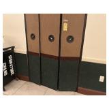 ROOM DIVIDER - APPROXIMATELY 16