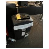 STAPLES SPL-S302D SHREDDER
