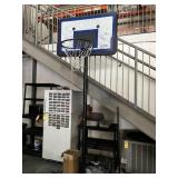 PORTABLE BASKETBALL HOOP WITH BALL