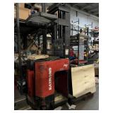 RAYMOND EAS1 LIFT TRUCK - ELECTRIC / 3,000LB CAPAC
