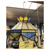 TIFFANY STYLE STAINED GLASS HANGING LIGHT