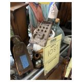 ASSORTED DECOR - STIRRUP, WOOD MOLD, FISH, ETC