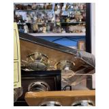 ASSORTED CLOCKS / BAROMETERS / THERMOMETERS (1011