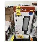 LASKO PEDESTAL HEATER WITH REMOTE (NEW IN BOX)