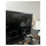 VIZIO FLAT SCREEN TELEVISION WITH REMOTE - 48