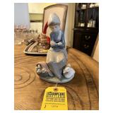 LLADRO FIGURINE - GIRL WITH DUCKS