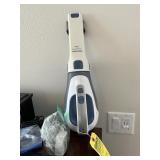 BLACK & DECKER DUSTBUSTER WITH CHARGER