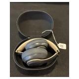 PAIR BEATS WIRELESS STEREO HEAD PHONES WITH CASE