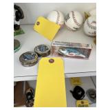 LOT - MARLINS BASS LURE / 2- WORLD SERIES MINT CAN