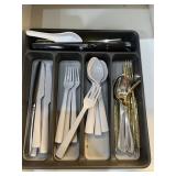 DRAWERS OF ASSORTED SILVERWARE