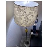FLOOR LAMP WITH SHADE