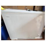 HOTPOINT HHM7SMWW CHEST FREEZER - 37