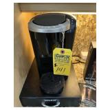 KEURIG MACHINE WITH BASE FOR PODS