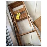 WOOD LADDER - APPROXIMATELY 5