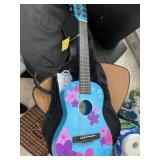 KIDS FIRST ACT DISCOVERY GUITAR WITH SOFT CASE