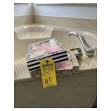 ASSORTED GIFT SETS - HAND CREAMS / BATH ITEMS