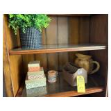 ASSORTED DECOR