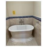 WHITE FREE STANDING TUB WITH FIXTURES