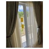 LARGE WINDOWS (CEILING TO FLOOR) - 66