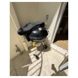 WEBER KETTLE BBQ GRILL WITH COVER (HAS RUST) (OUTD