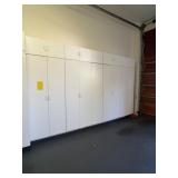 LOT WHITE CABINETS - 18 DOORS - APPROXIMATELY 13.5