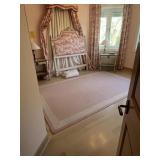 RUG - PINK / WHITE - APPROXIMATELY 77