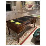 EXECUTIVE DESK - APPROXIMATELY 63