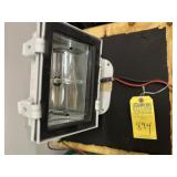 FLOOD LIGHT