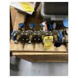 MANUALLY ACTUATED BRASS HYDRAULIC MULTIPLIER VALVE