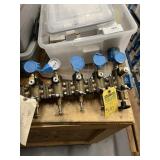 MANUALLY ACTUATED BRASS HYDRAULIC MULTIPLIER VALVE